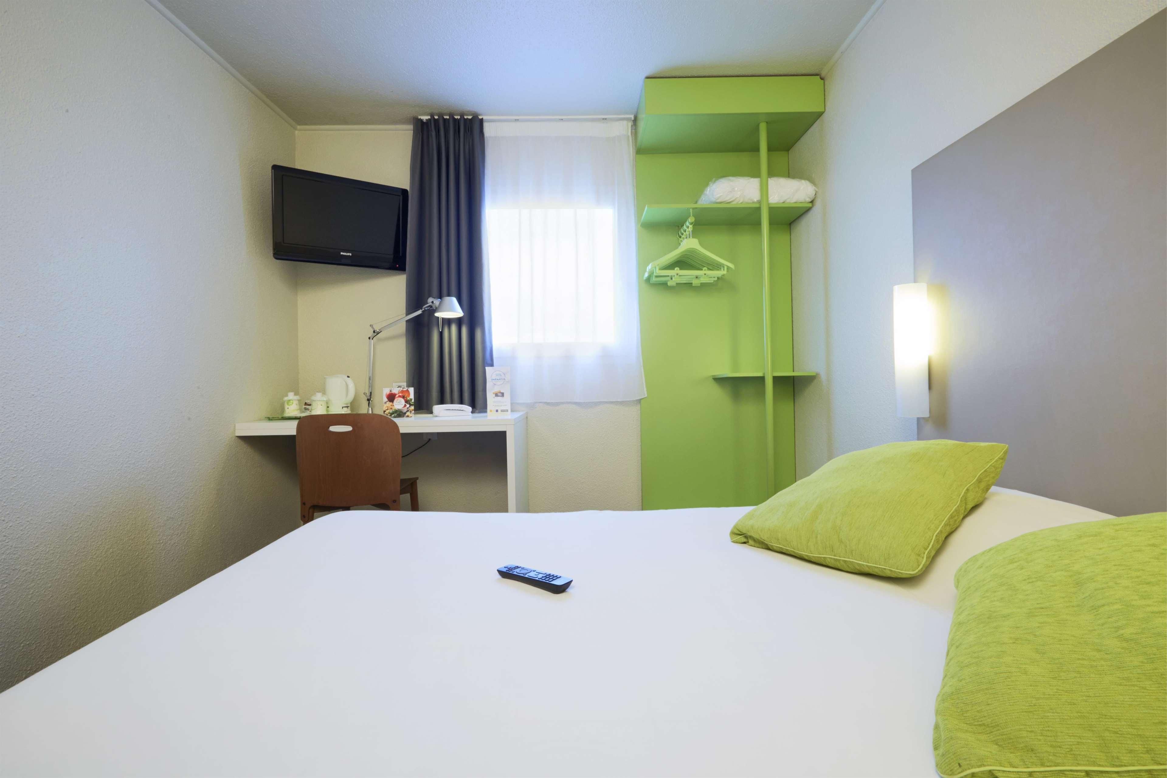 Hotel Campanile Argenteuil Exterior foto