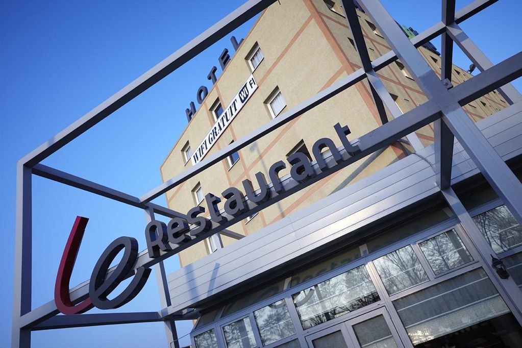 Hotel Campanile Argenteuil Exterior foto